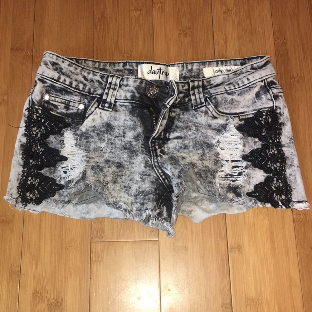 1️⃣🖤 Daytrip Jean Shorts